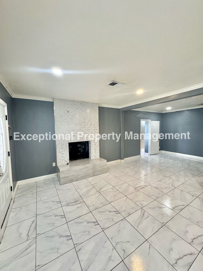 Photo - 8047 Laurel Ave Unit Main