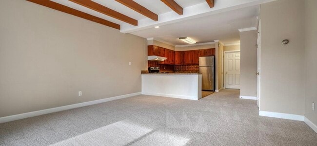 Photo - 2 Center Rd Unidad A4