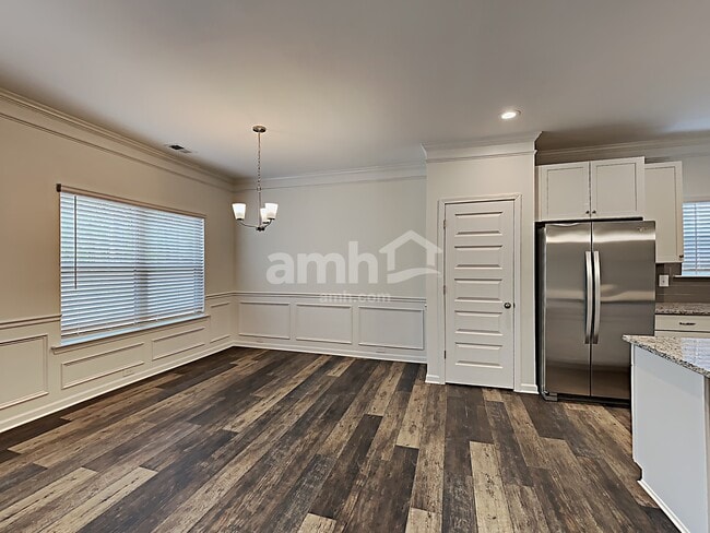 Photo - 260 Deodar Ln