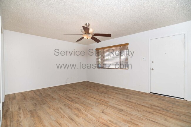 Photo - 1705 N Camellia St