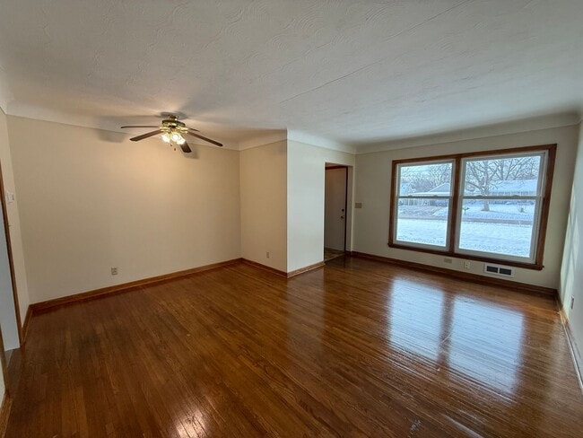 Building Photo - 1954-1956 Hazelwood St Unit 1954