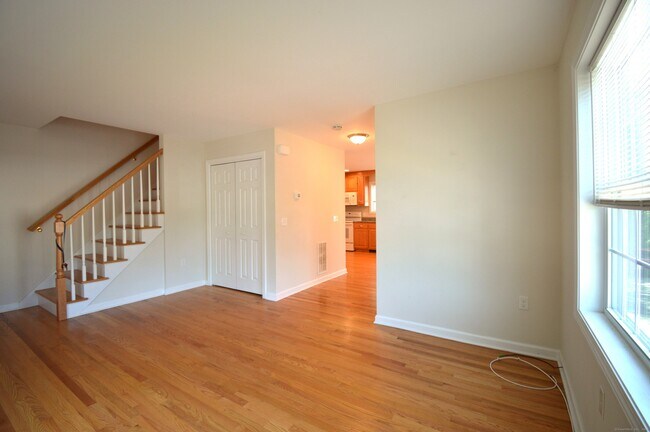 Photo - 173 Saybrook Rd