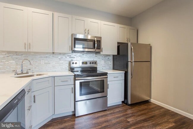 Building Photo - 1917 N 7th St Unit 3R