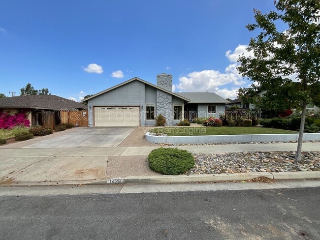 Building Photo - 1426 Ormsby Dr