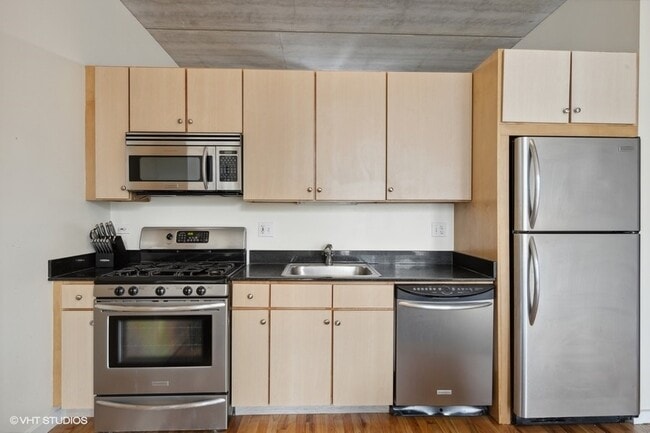 Photo - 630 N Franklin St Unit 906