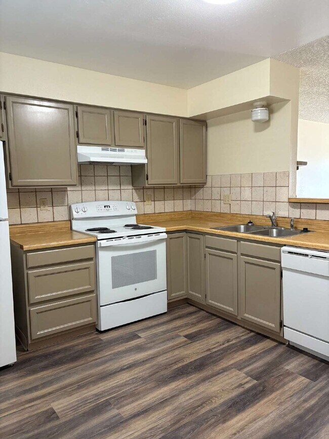 Photo - 2 bedroom townhouse - Mineola Unit C