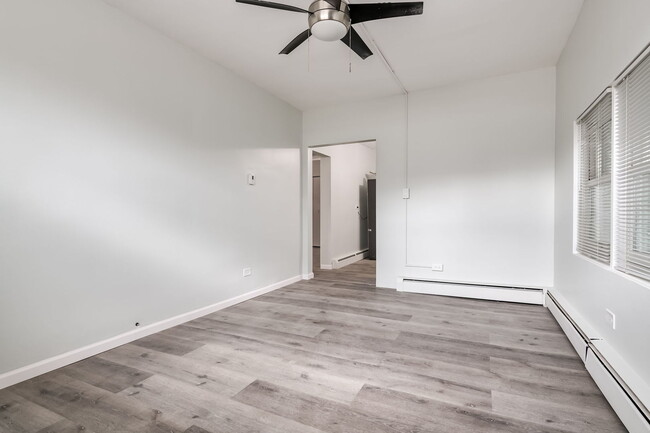 Photo - 931 Dunlop Ave