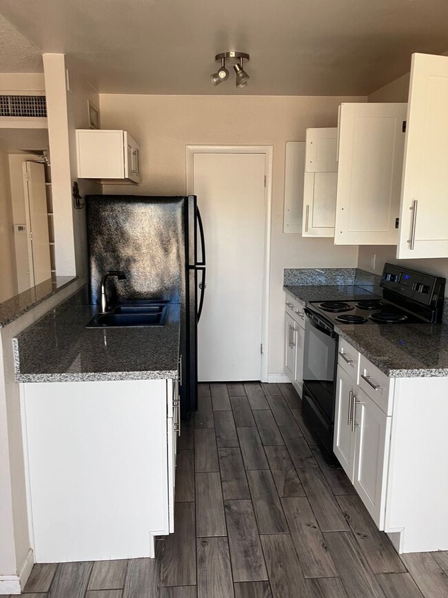 Photo - Coming Soon! Unidad 3036 Edith