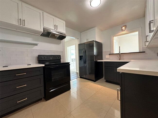 Photo - 3809 Wentworth St