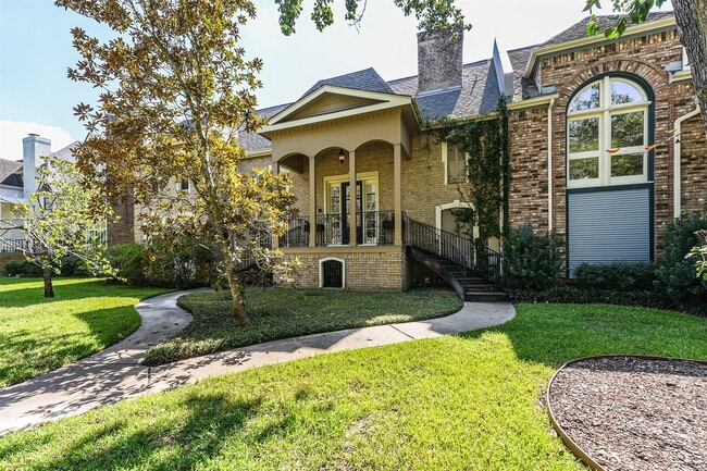 Photo - 207 Victoria Way