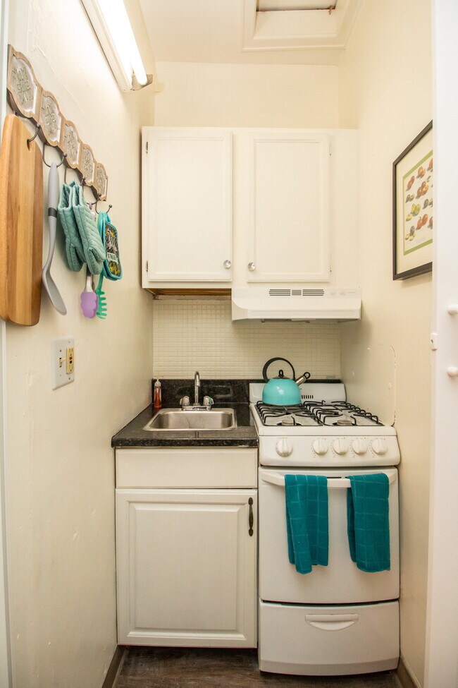 1253 Beacon St Unit C4