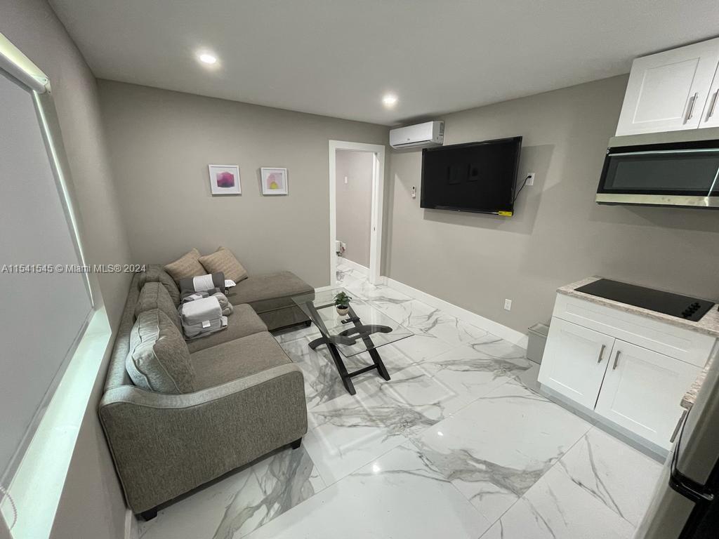 Photo - 4910 SW 28th Ter