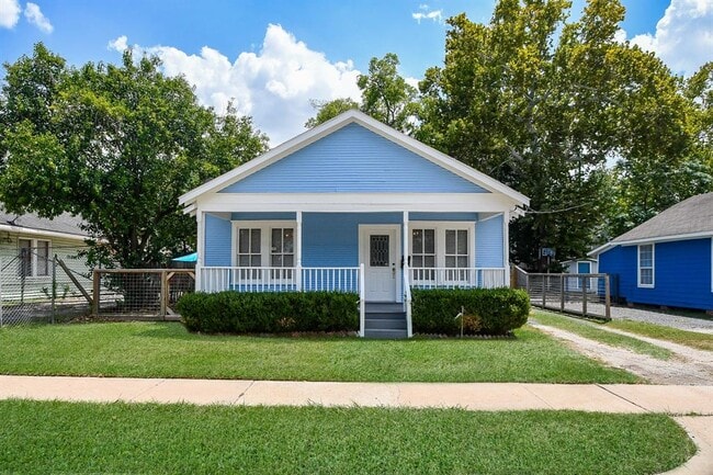 Building Photo - 1017 W Cavalcade St Rental