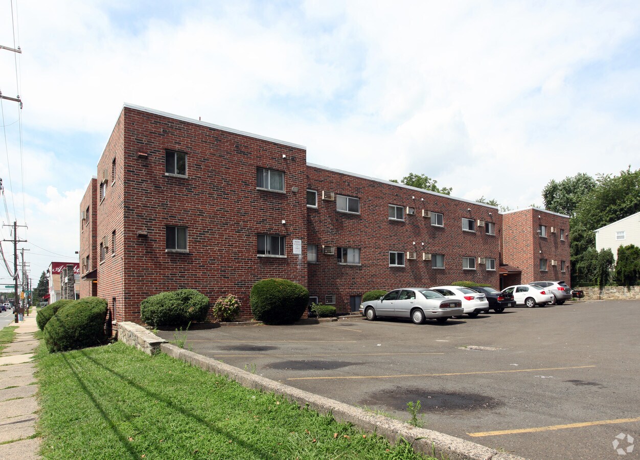 Linwood Manor - Linwood Manor Apartments