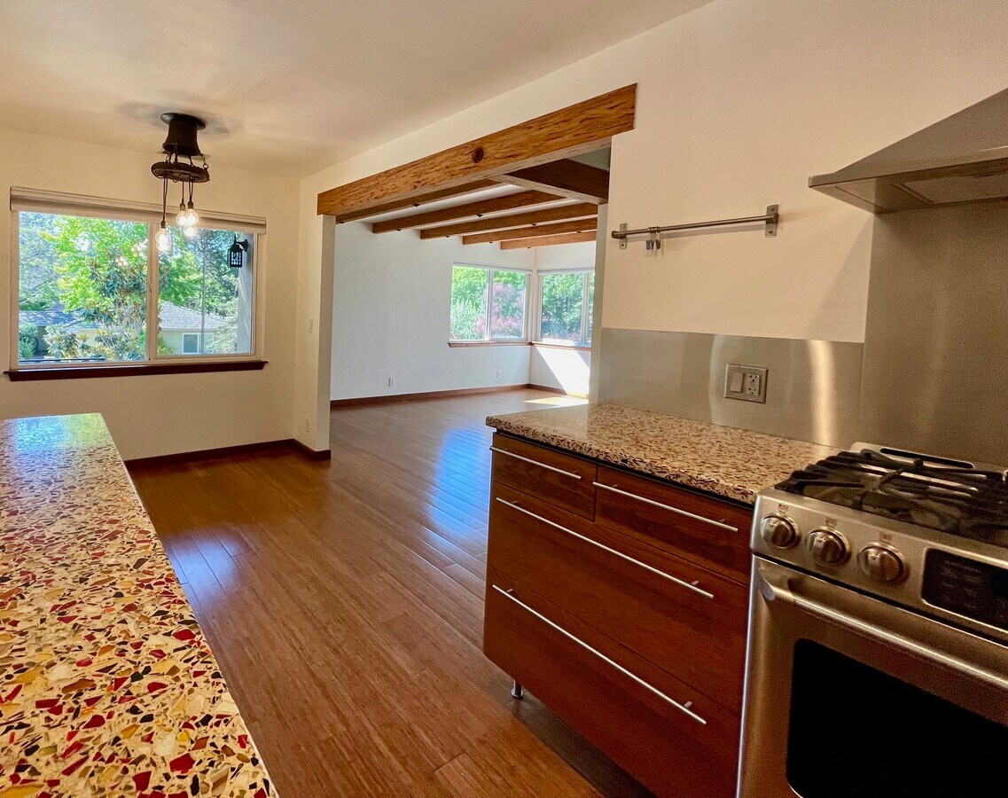 Photo - 496 Sherwood Way Unit Apartment 2