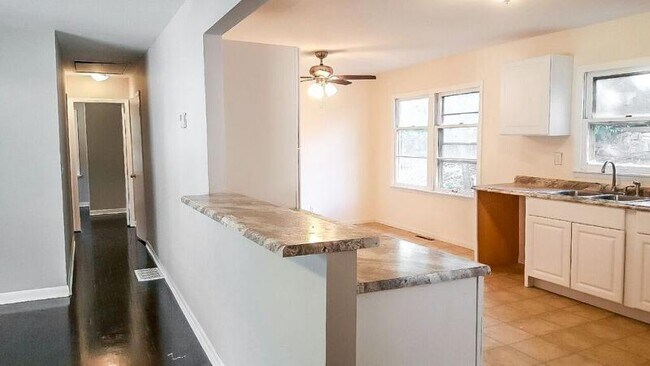 Photo - 2808 S 24th St