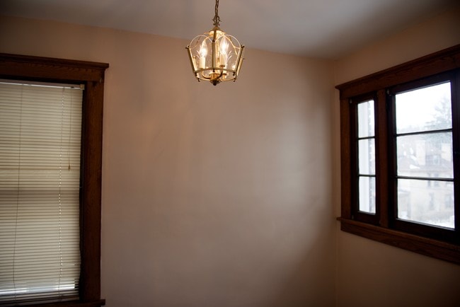 Building Photo - 9 Dinsmore Ave Unit Floor 2
