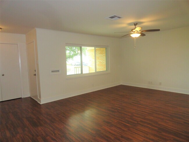 Photo - 2528 Avenue K