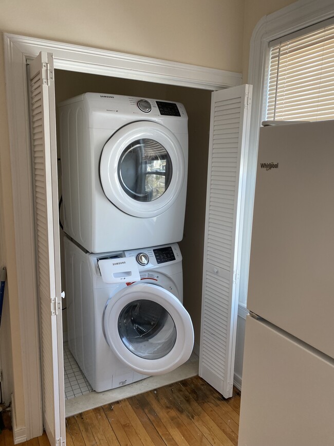 Photo - 242 Brown St Unidad 240 Brown st