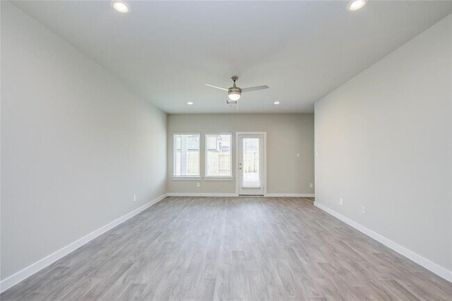 Photo - 2918 Stamford Hl Ln