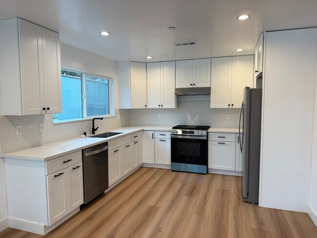 Photo - 3031 Vineyard Ave