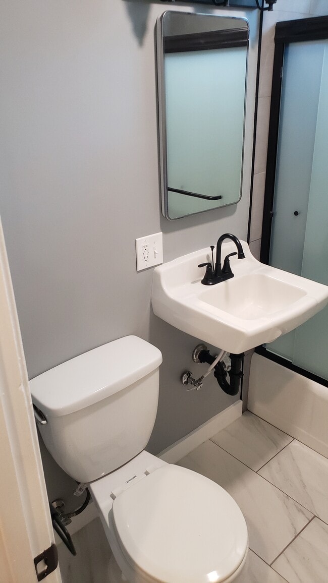 Photo - 225 N Cloverdale Blvd Unit 3