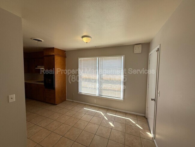 Photo - 2121 73rd St