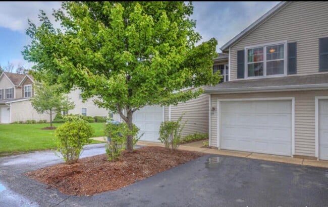Photo - 3305 Park Ridge Ln NE Unidad 10 Rental