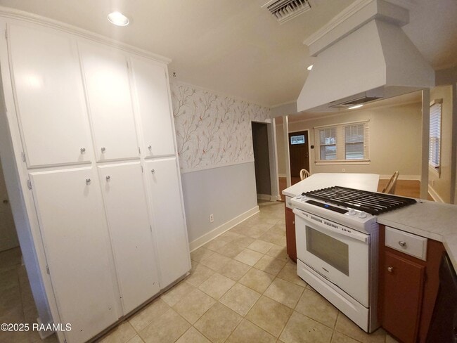 Photo - 330 St Joseph St