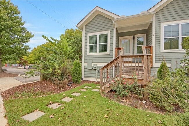 Photo - 2050 Bolton Rd NW