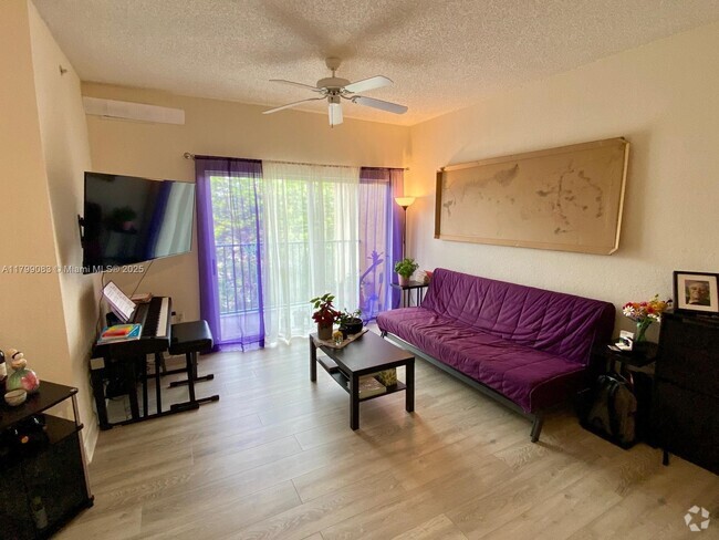 Building Photo - 6001 SW 70th St Unit 437 Rental