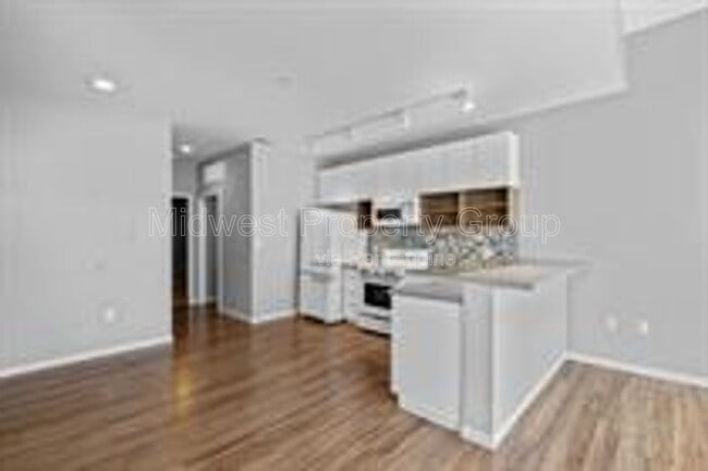Photo - 4100 Lindell Blvd Unit 201