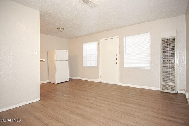 Photo - 419 E Schuster Ave Unidad 2