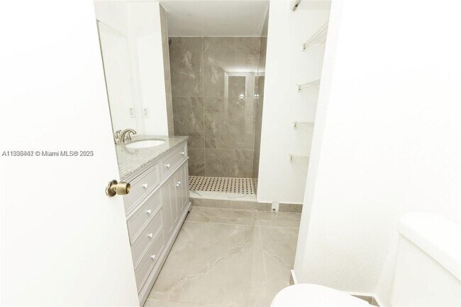 Photo - 4235 N University Dr Unit 205