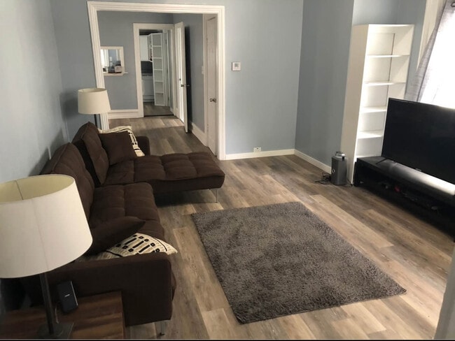 Photo - 940 Veto St NW