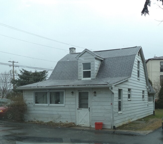 Building Photo - 102 E Cherry Ln Unit 1 Rental