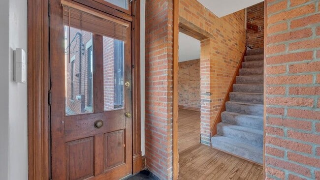 Photo - 129-131-131 E Sycamore St Unit 131