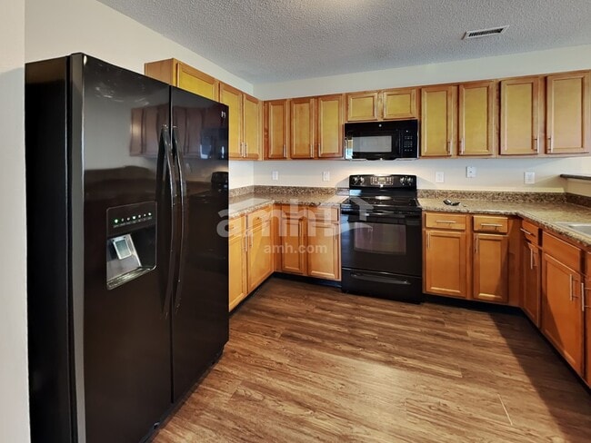 Photo - 897 Sunvista Dr