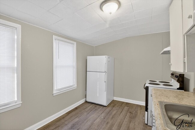 Photo - 10067 Grayton St Unit 2 - Upper