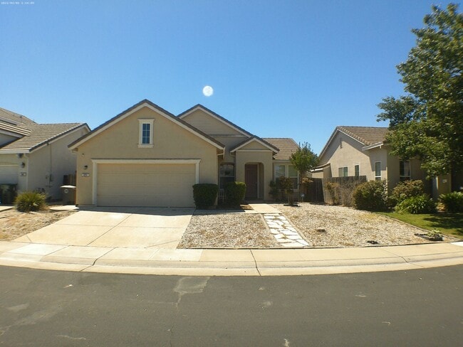 Building Photo - 3 Bed| 2 Bath | 1660 SF | Single Story | Tenant pays $175 monthly for WS&G