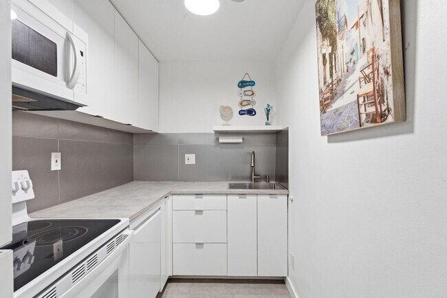 Photo - 3000 Riomar St Unit 407