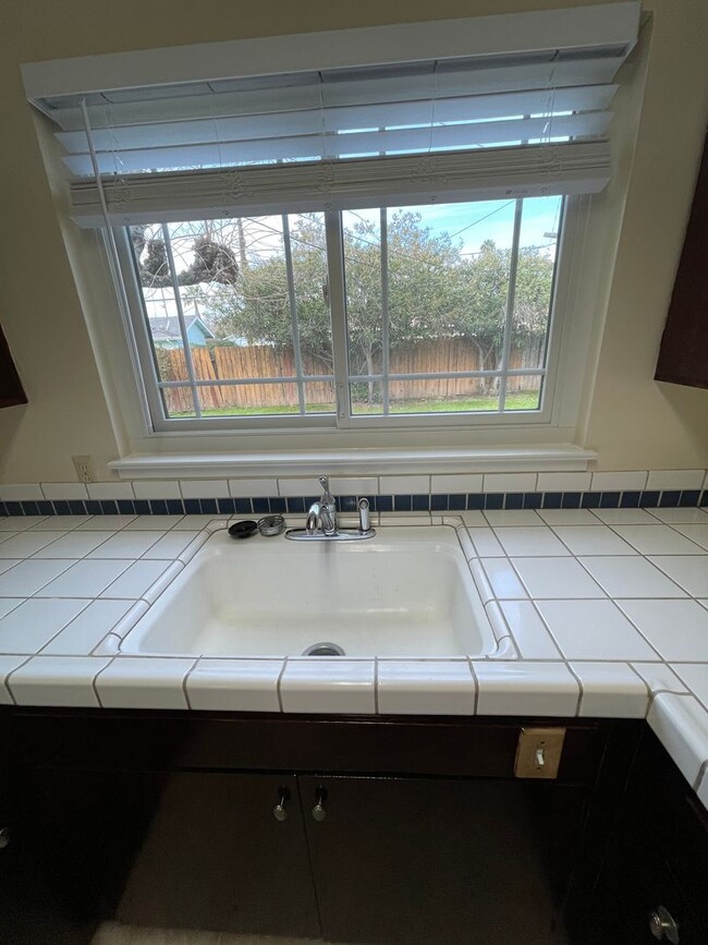 Photo - Beautifully Refreshed 3bd/1 ba Home in Cit...