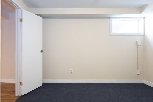 Photo - 412 W Marshall St Unit B