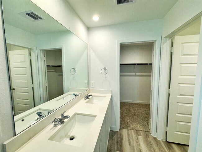 Photo - 2814 Lisburn Ter Ln