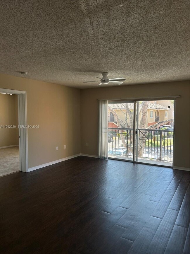 Building Photo - 4175 N Haverhill Rd Unit 906