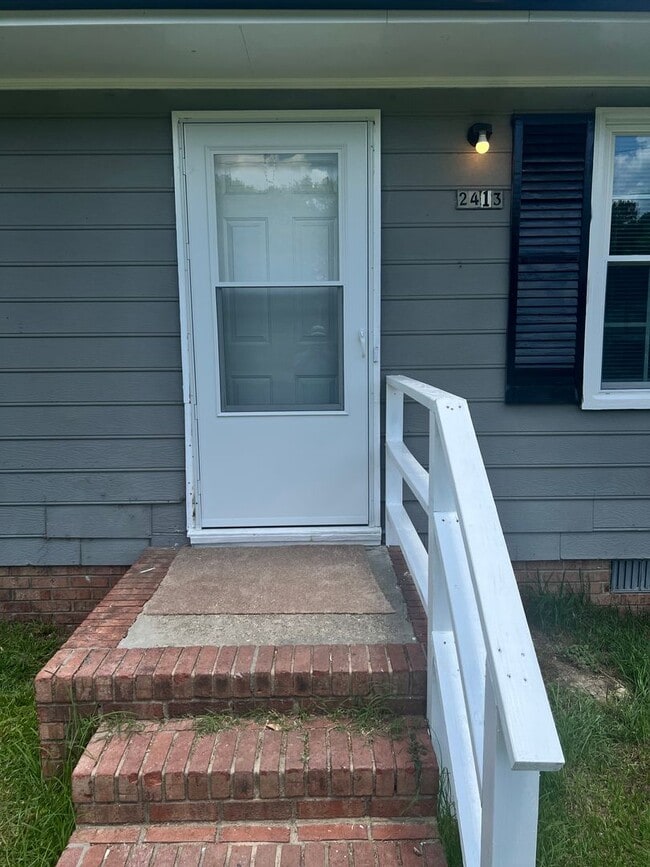 Photo - 2413 Shawnee Dr