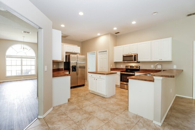 Photo - 1326 Kinsmere Dr