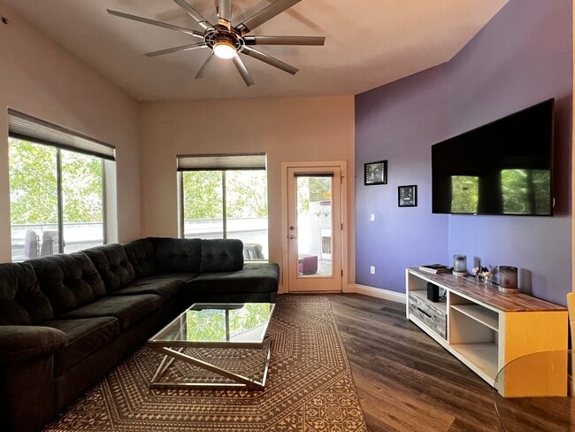 Building Photo - 945 E Playa del Norte Dr Unit #1018 Rental