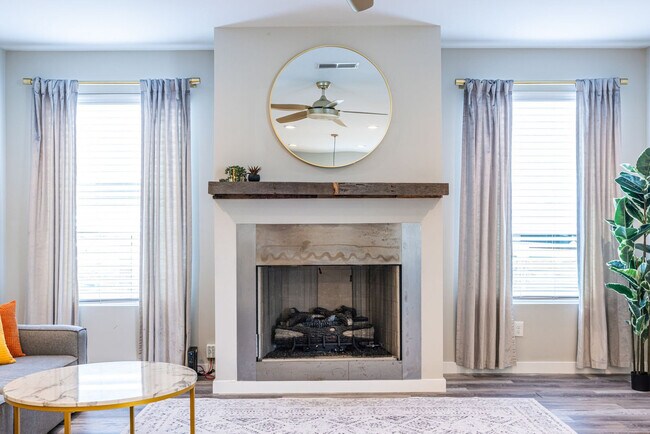 Photo - 1450 May Ave SE Unit ID1261326P