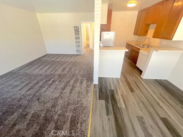 Photo - 2115 Placentia Ave Unidad 24